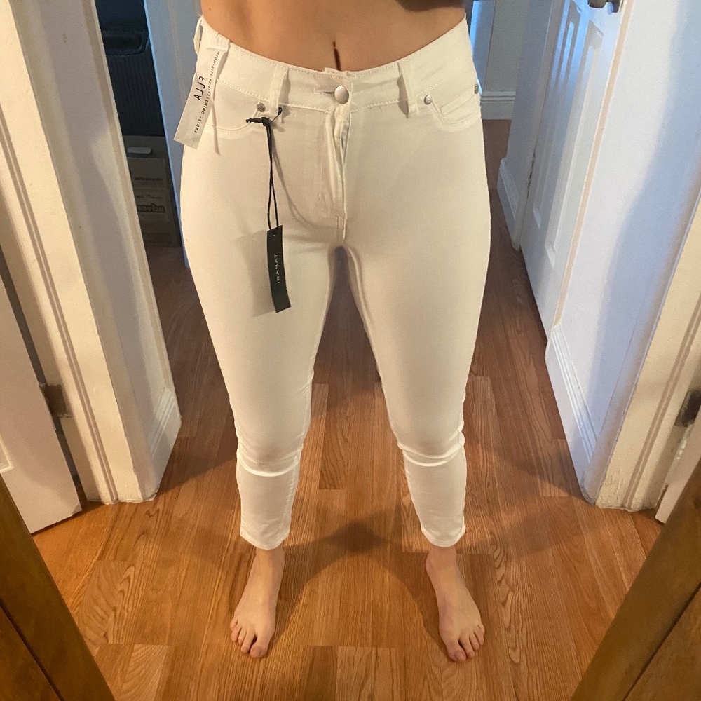 High Rise Tahari AB flattening skinny jeans in white